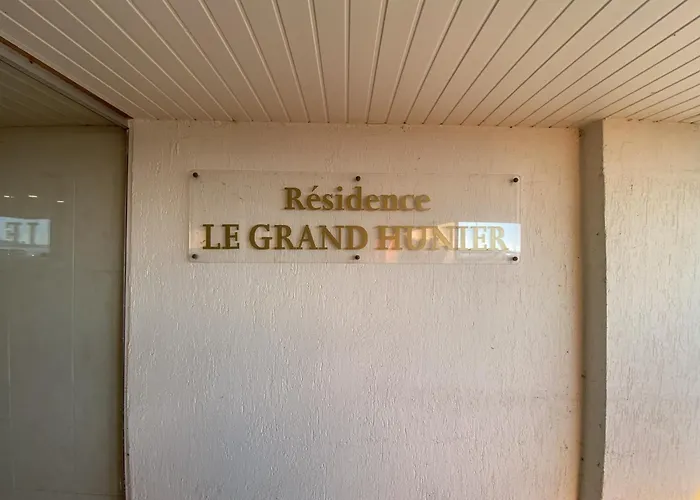 Le Grand Hunier - Face Quartier La Chaume *